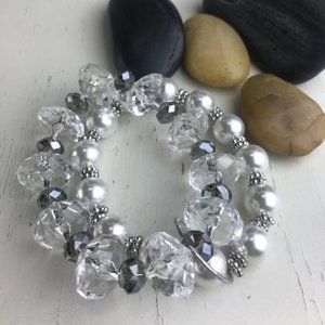 Fashionista Crystal and Pearls Stretch Bracelet